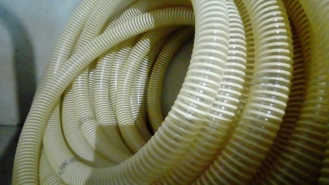 Tuyau eau avec renforts PVC rigides