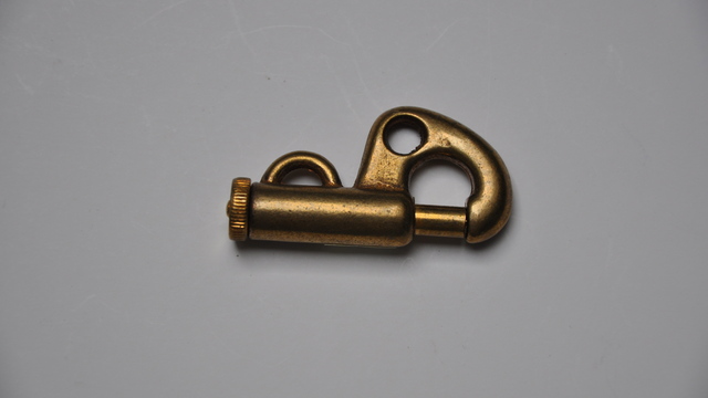 Mousquetons en laiton