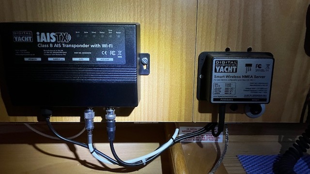 AIS transpondeur + serveur Wifi Digital Yacht