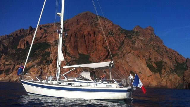 VENTE  50 % COPROPRIETE  HALLBERG  RASSY  36'