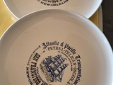 2 assiettes neuves melamine monté carlo