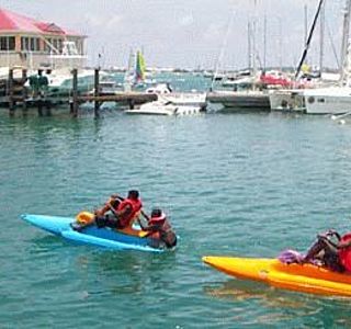 Objets flottants... (bateau exclu)