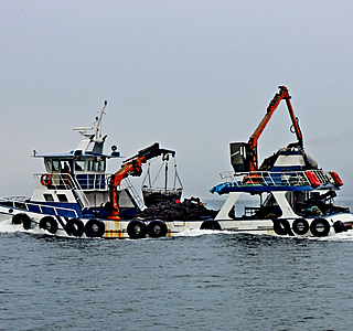 Bateau de travail