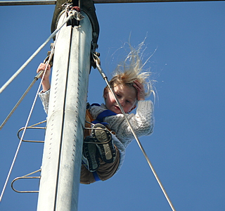 Selfie à la pomme du grand mat (avec le harnais!)
