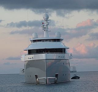 Navires insolites à l'horizon