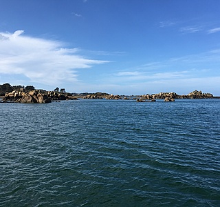 Falaises et reliefs vus du bateau