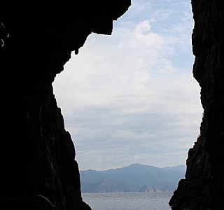 Falaises et reliefs vus du bateau