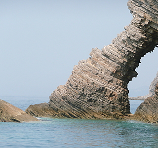 Falaises et reliefs vus du bateau