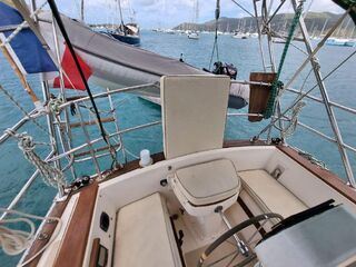 Island Packet 37